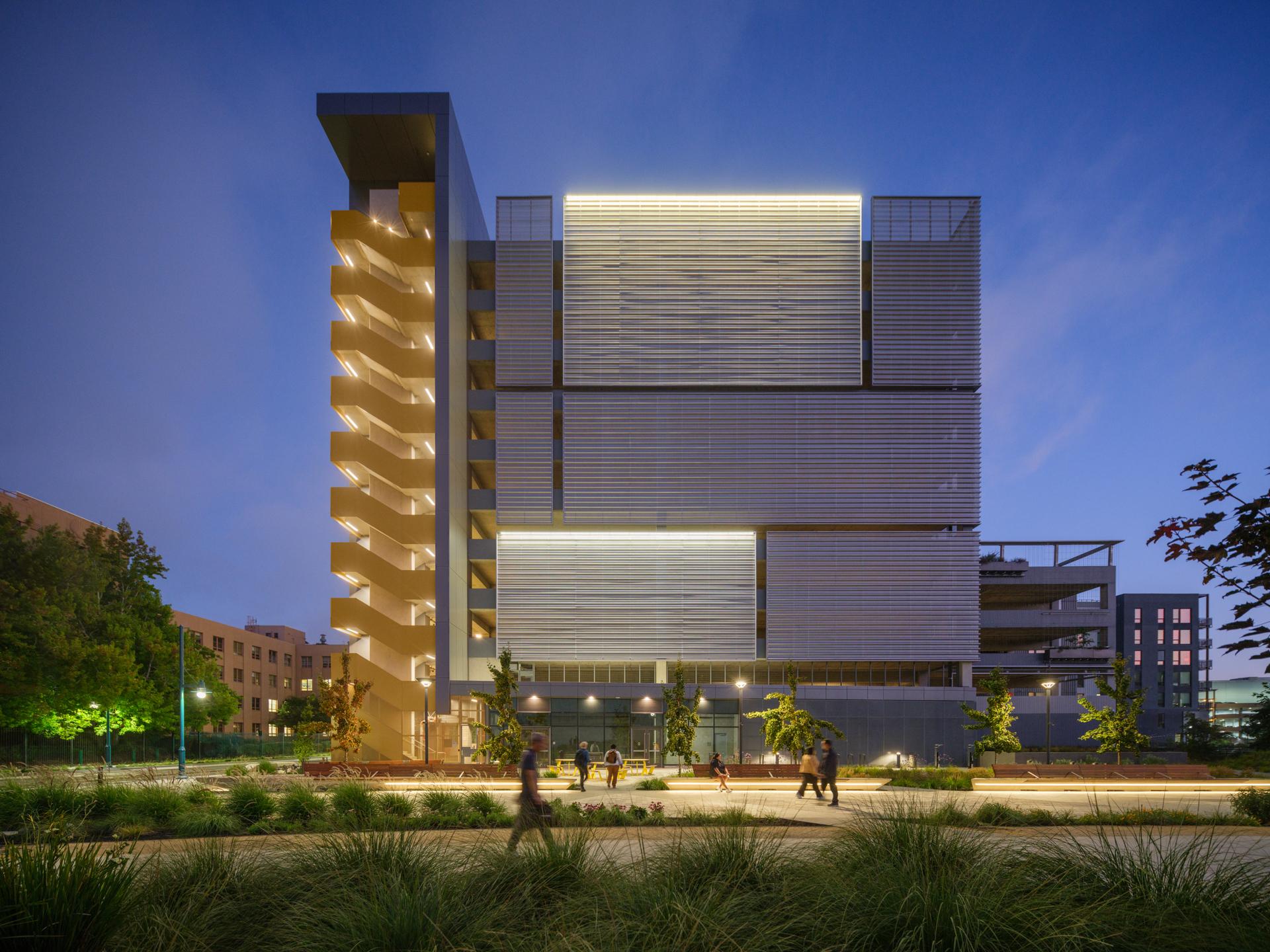 BioMed Realty, Emery Yards, Parking Structure, Building 14