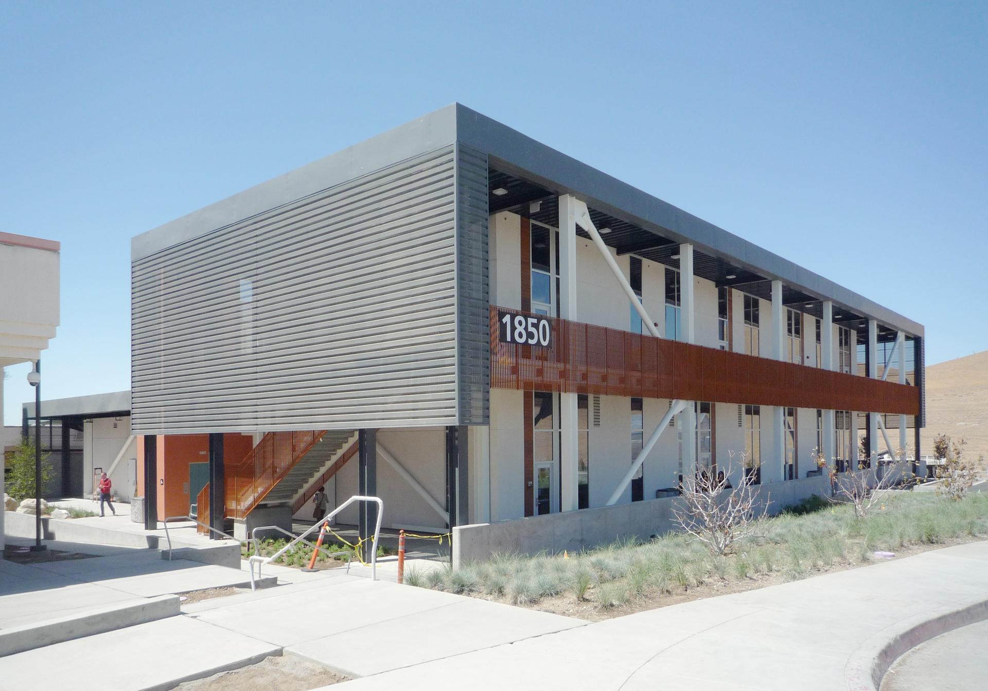 Las Positas College Science & Technical Building
